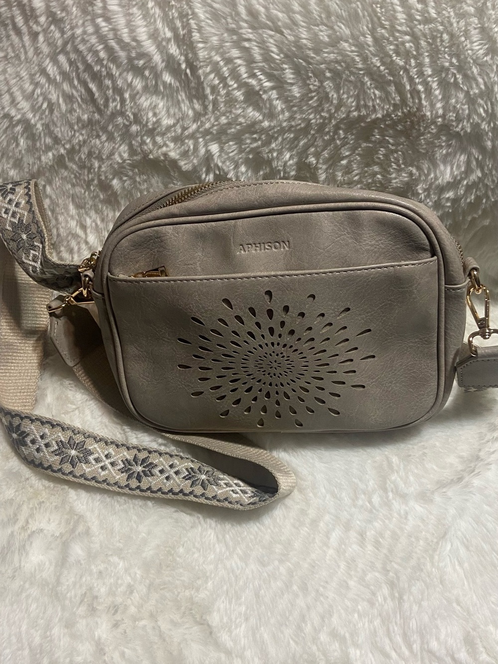 APHISON tan sunflower crossbody bag